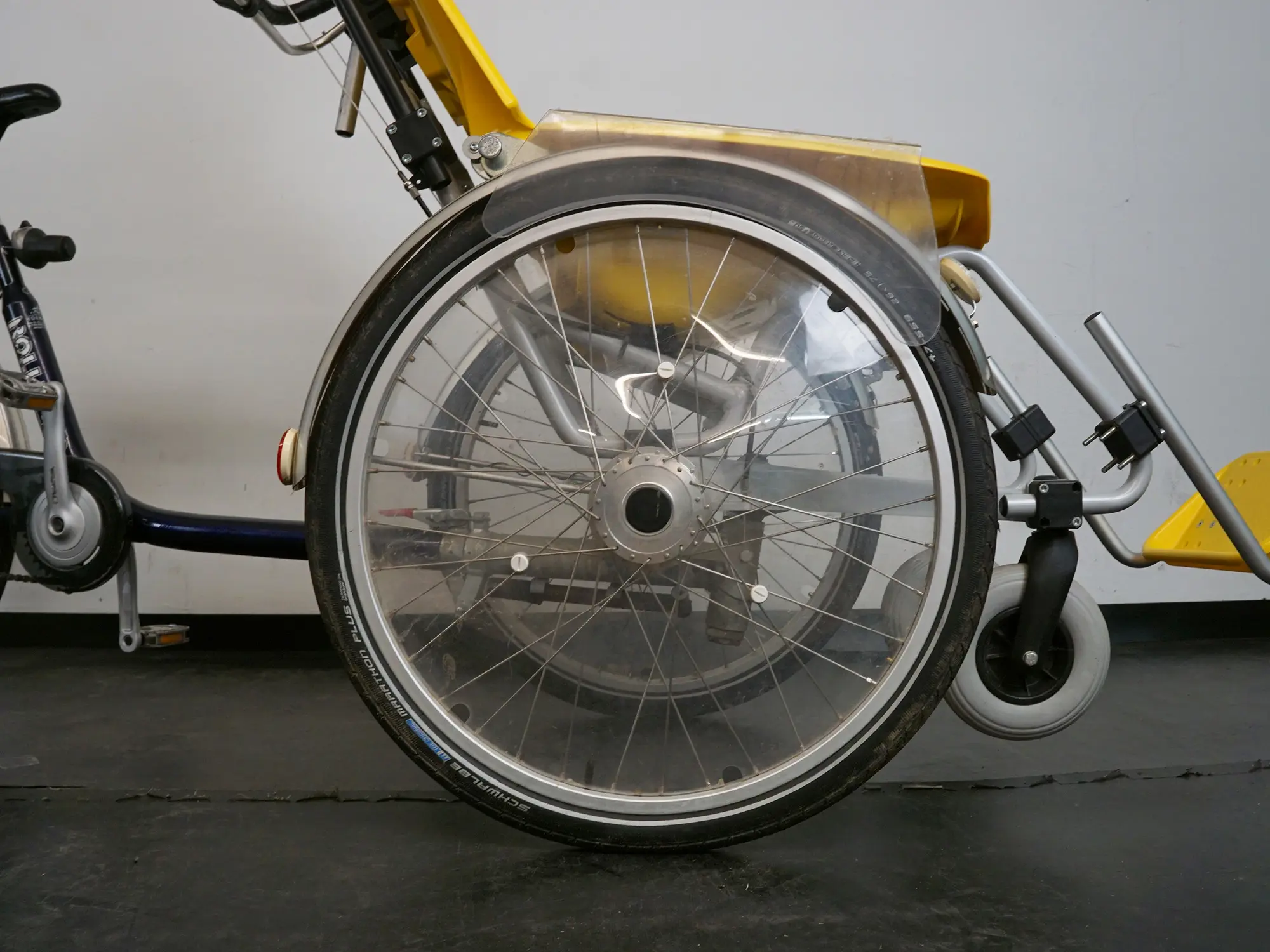 Rollstuhlrad Nahansicht Reifen