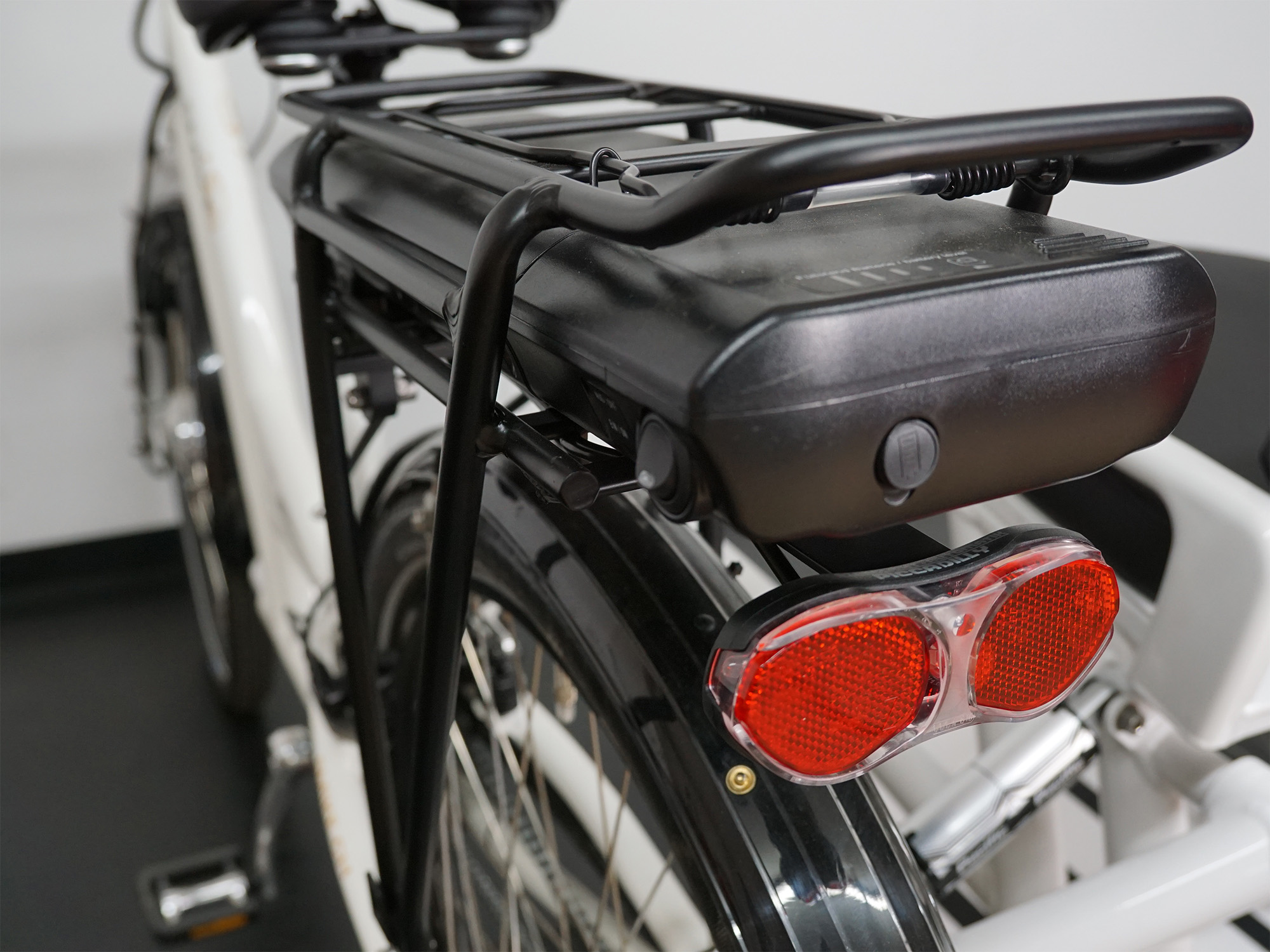 Gepäckträger mit Akku