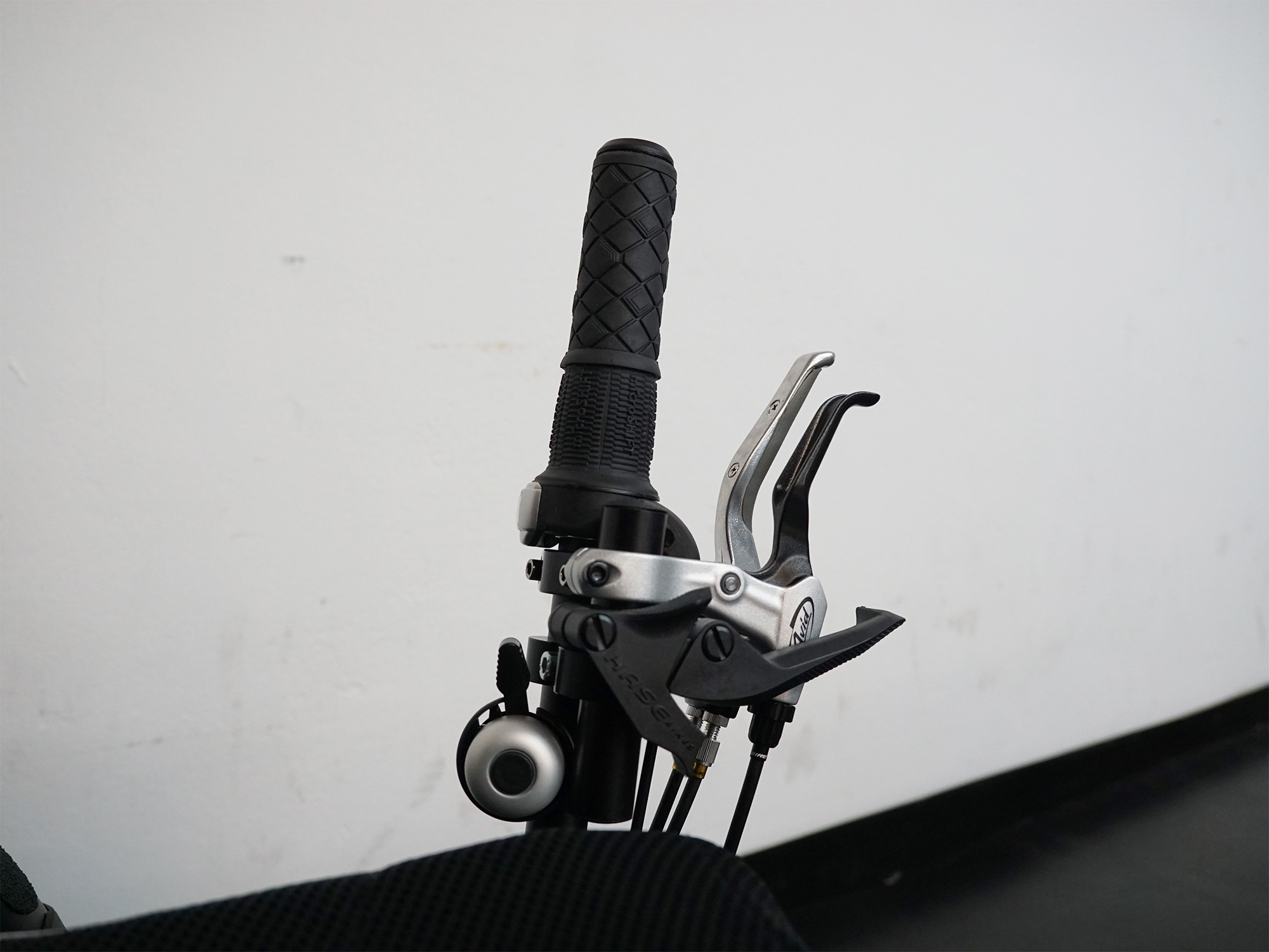 Lenker mit Bremse und Klingel