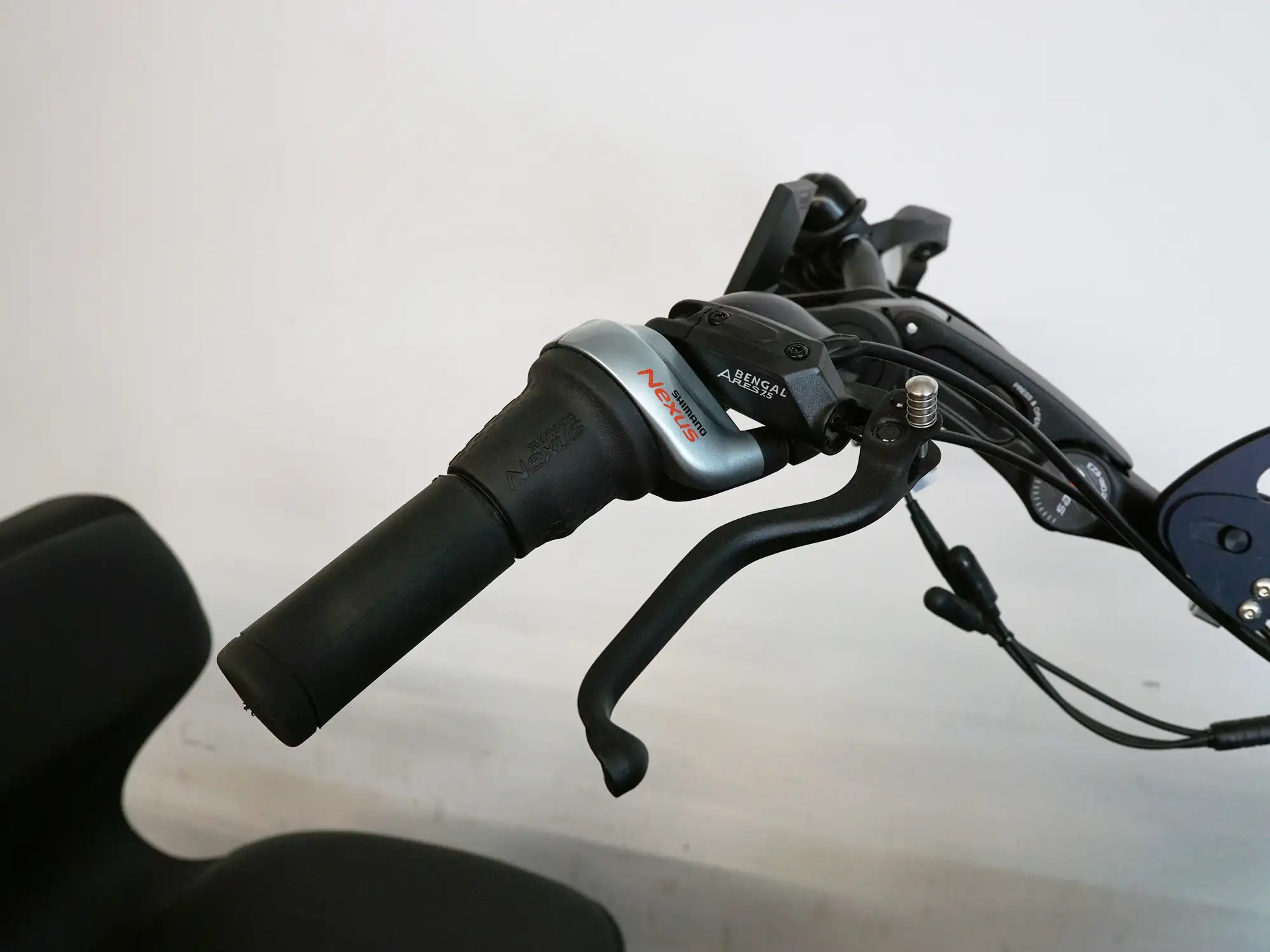 Lenker mit Bremshebel und Schaltung