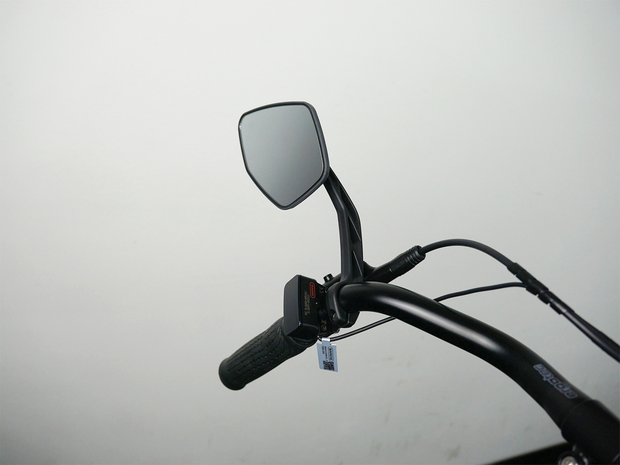 Dreirad mit seitlichem Lenkergriff und Spiegel